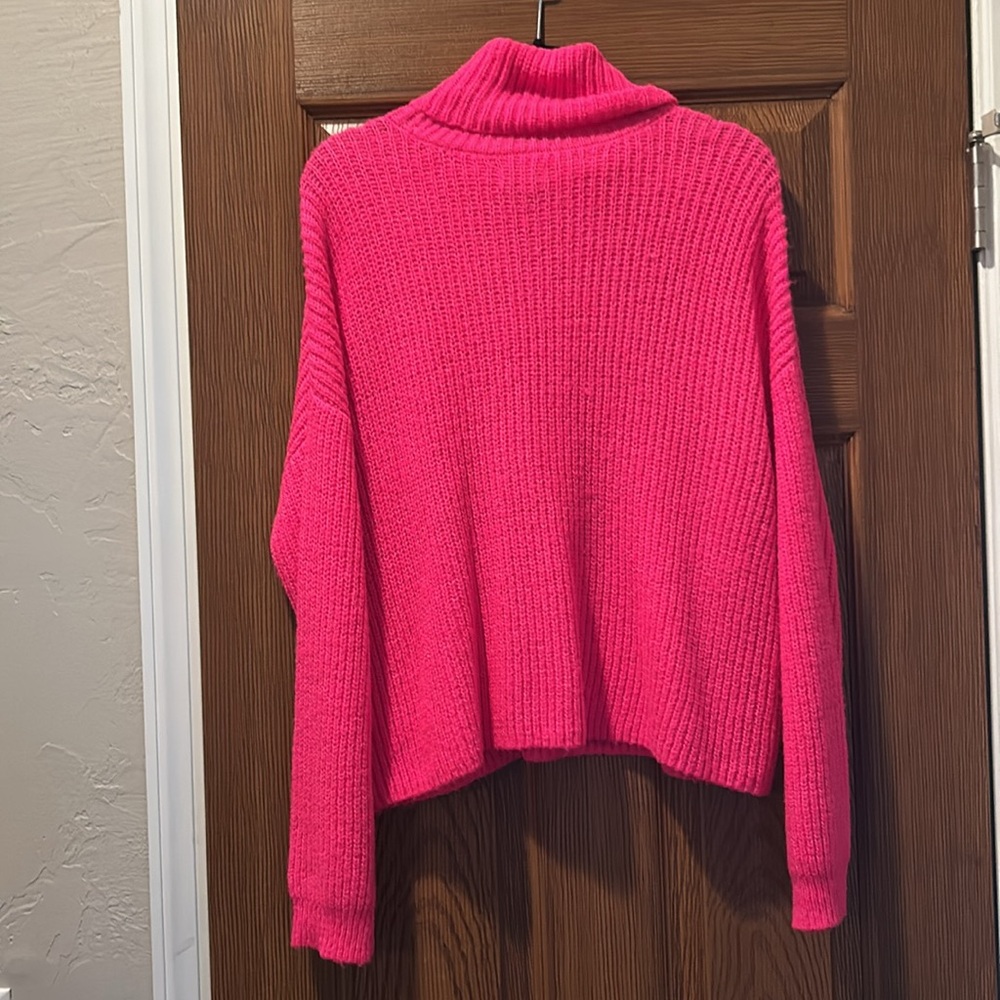 SO Sweater - Picture 4 of 4